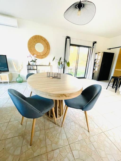 Maison Au Milieu Des Chevaux LʼIsle-sur-la-Sorgue Extérieur photo